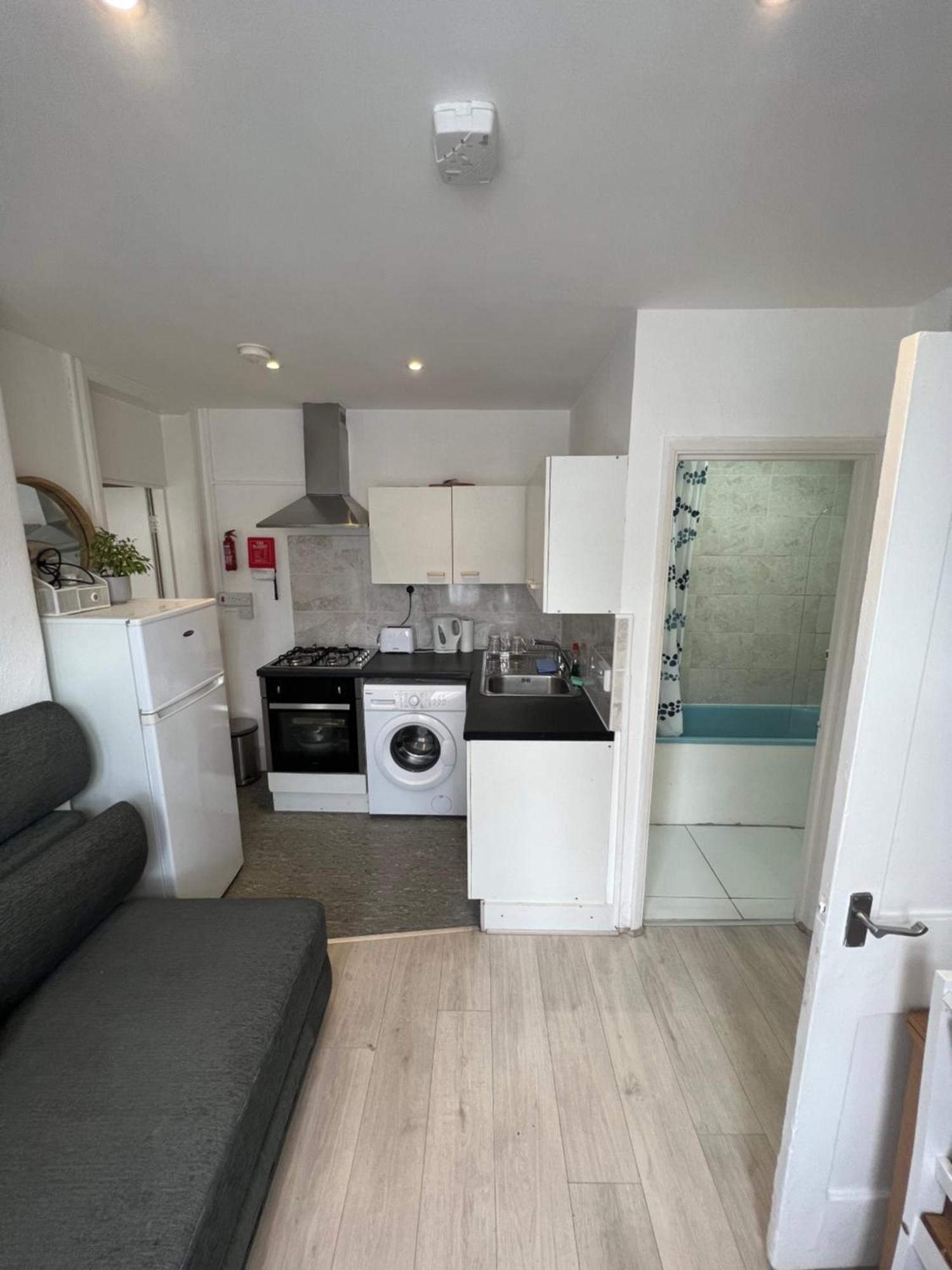Miles 4Floor Apartment London Exterior photo